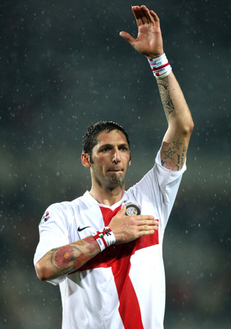 媒体人建言邵佳一：必须年轻化，在场上要争主动权和快节奏