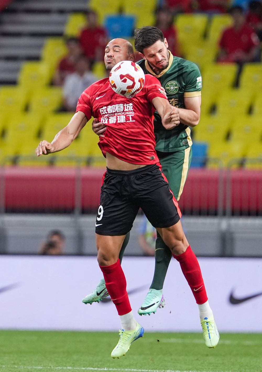 国内首个残疾人铁人三项赛事开赛，134名运动员角逐19金