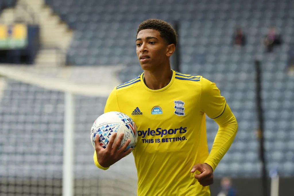 NBA焦点战：勇士主场逆转掘金,