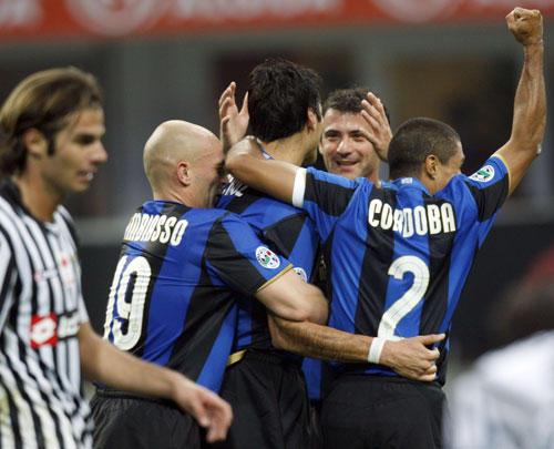 BBC：前曼城球员巴顿因社媒攻击性言论被判6个月监禁