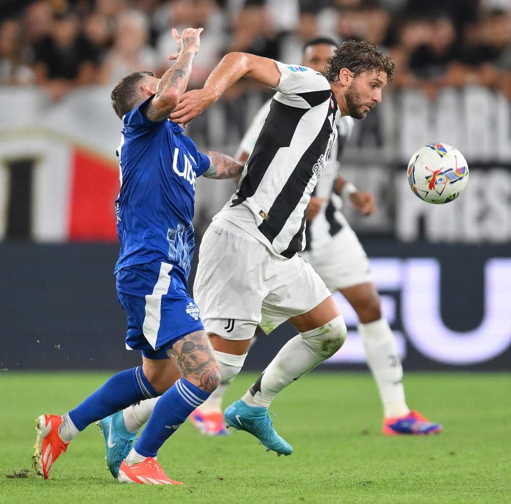 拜仁vs柏林联合：凯恩搭档奥利塞，迪亚斯、卡尔、基米希出战