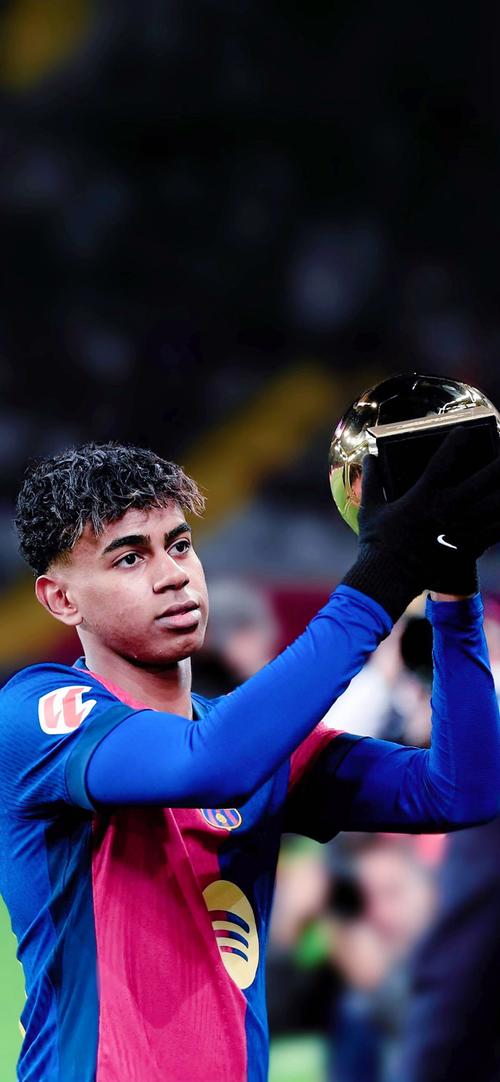 记者：阿森纳已告知水晶宫他们无意激活埃泽的解约金条款