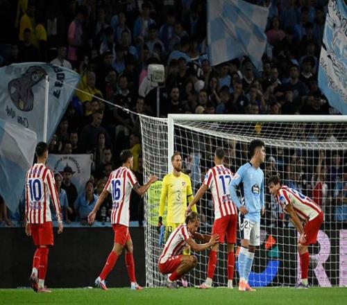 76人以123-114战胜雄鹿，马克西砍54分，助球队逆转三连败，稳居东部第六。